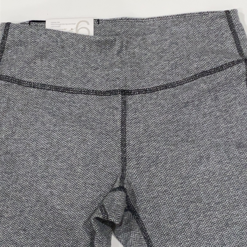 Final Sale 🔥Gap Fit Capri Legging size XS - Picture 3 of 11